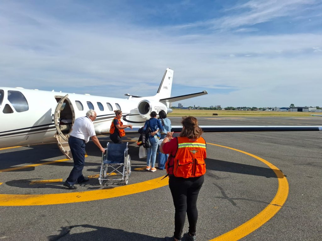 Operativos de aeroevacuación médica fortalecen la atención de alta complejidad en Tucumán