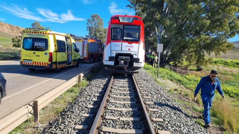 Un tren impactó contra una grúa en el sureste de España y dejó seis heridos