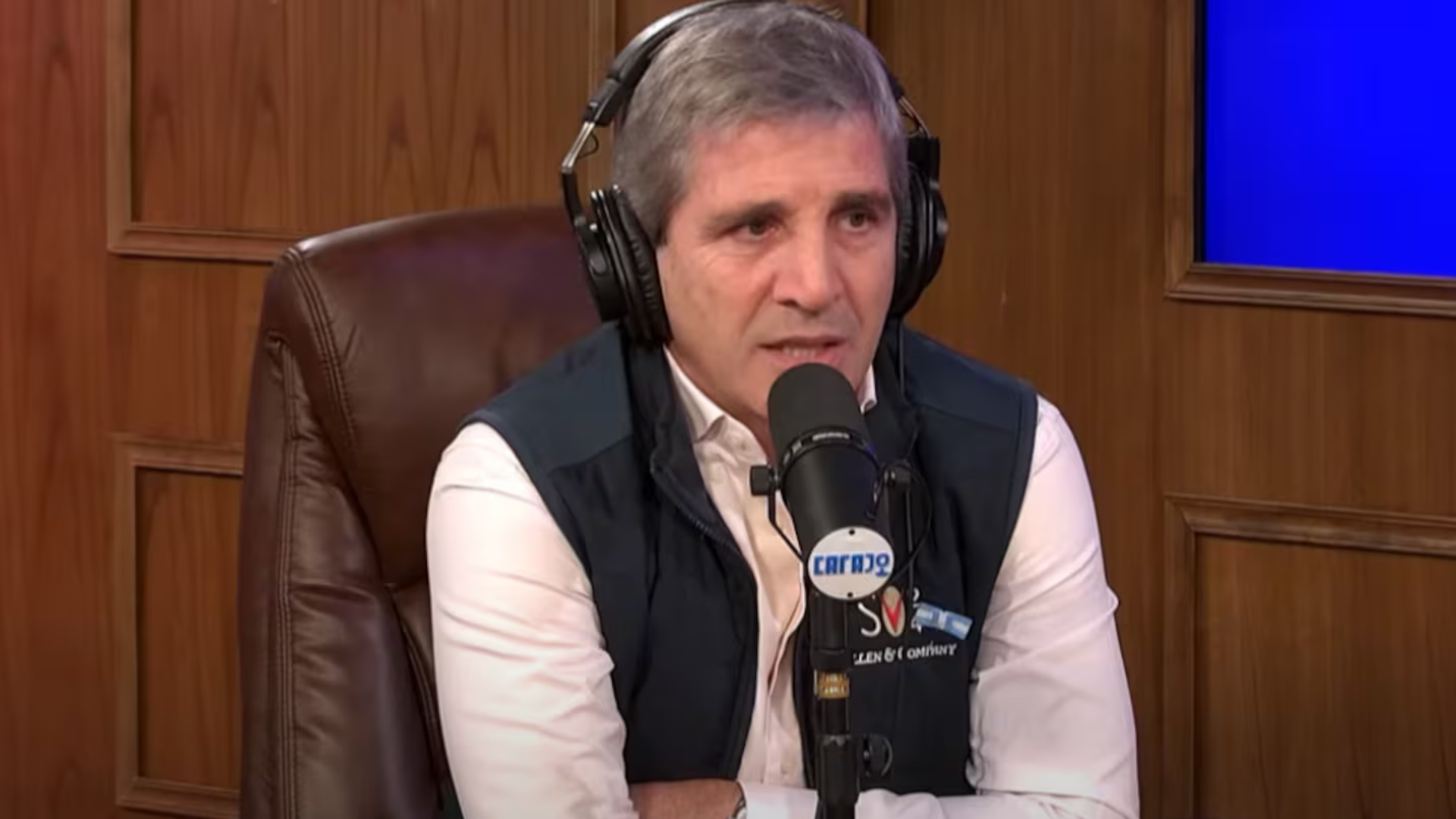 Caputo confirmó que el Tesoro compró US$200 millones para fortalecer reservas sin emisión