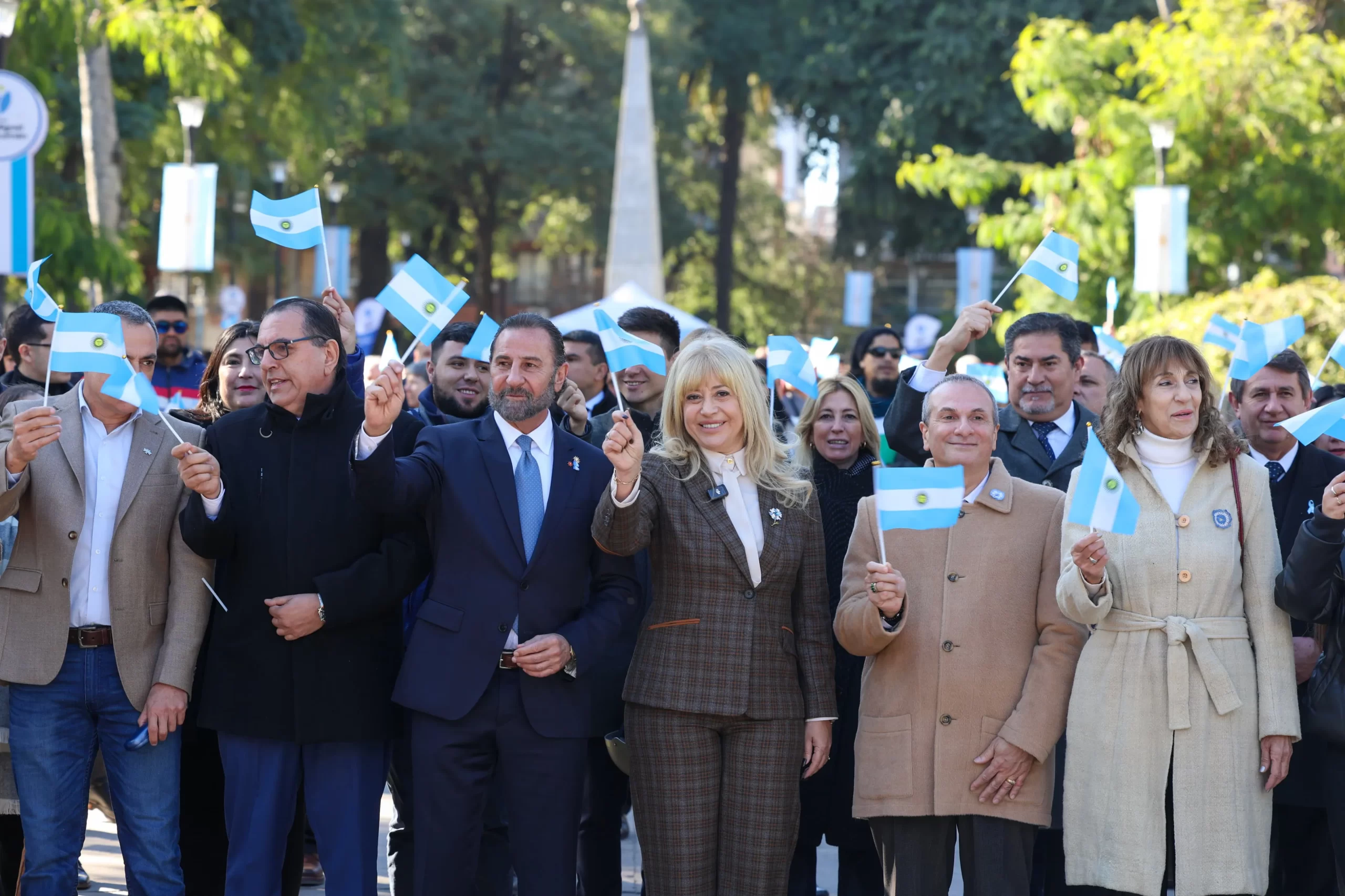 San Miguel de Tucumán celebró el Día de la Bandera con un emotivo homenaje a Manuel Belgrano