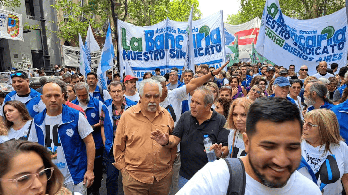 La Bancaria acordó nueva suba salarial y el básico supera los $1,8 millones