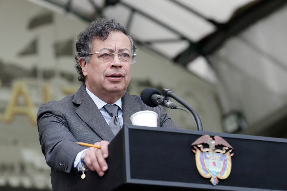 Petro descarta la consulta popular pero redobla su apuesta por una Asamblea Constituyente