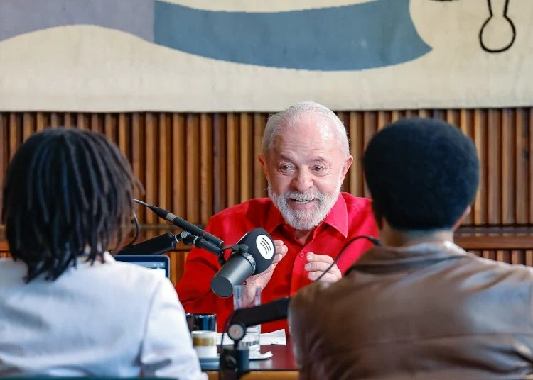 Lula expresó su solidaridad a Cristina Kirchner y reveló que ella se quebró durante la llamada