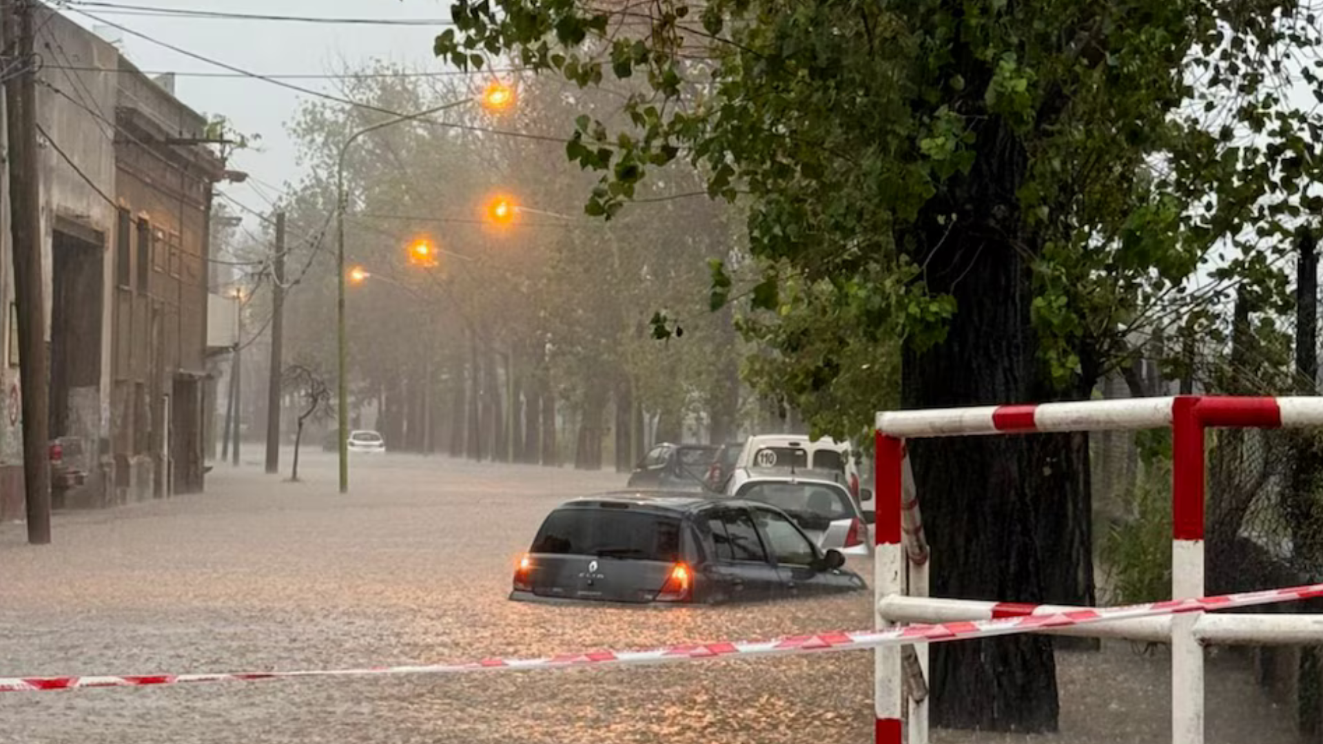 El Gobierno lanzó un fondo de $10.000 millones para damnificados por las inundaciones en distritos bonaerenses