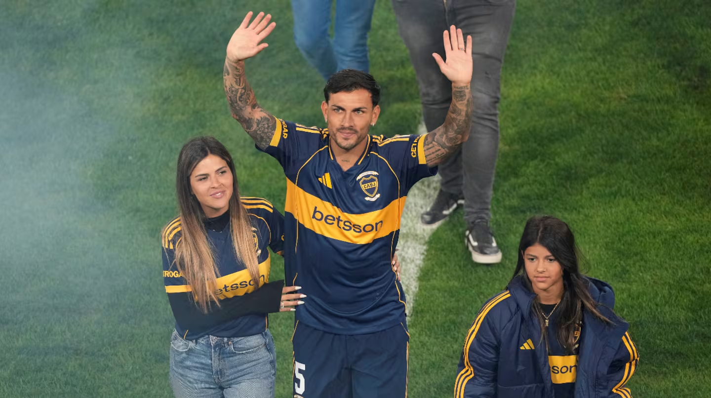 Leandro Paredes volvió a Boca y fue ovacionado en una Bombonera repleta