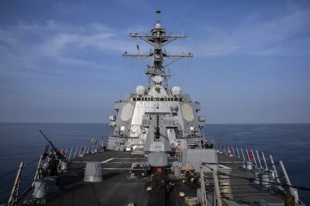 Estados Unidos endurece su ofensiva contra Maduro con despliegue militar en el Caribe