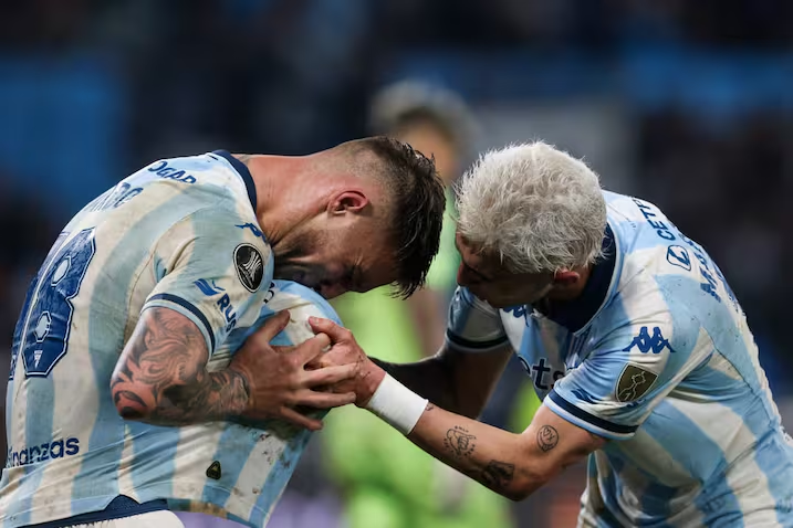 Racing dio vuelta la serie y avanzó con emoción a los cuartos de la Libertadores