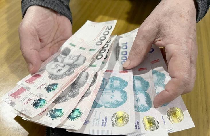 El jueves 28 comienza la acreditación de sueldos a empleados estatales