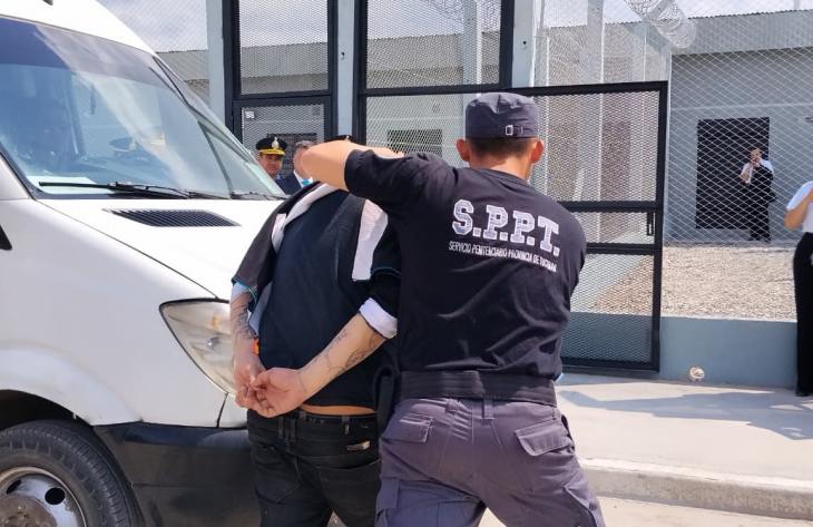 Trasladan internos a las nuevas unidades del penal Benjamín Paz