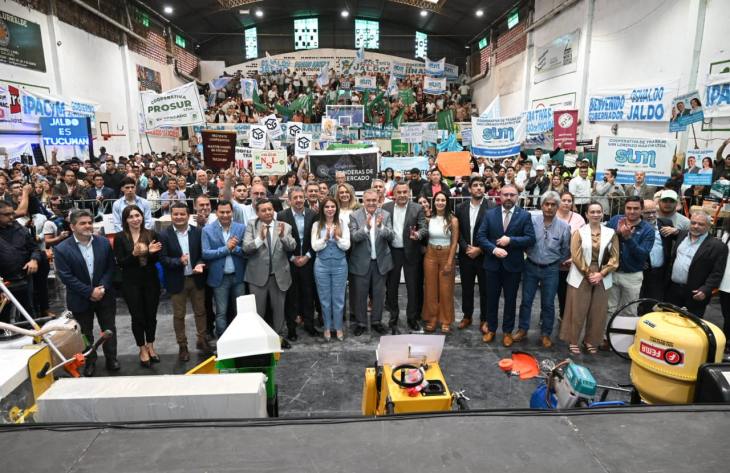 Jaldo entrega $300 millones en herramientas y asistencia a cooperativas y mutuales de Tucumán