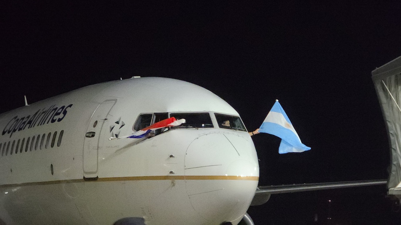 Copa Airlines llega a Tucumán y Jaldo destaca al NOA como eje aerocomercial