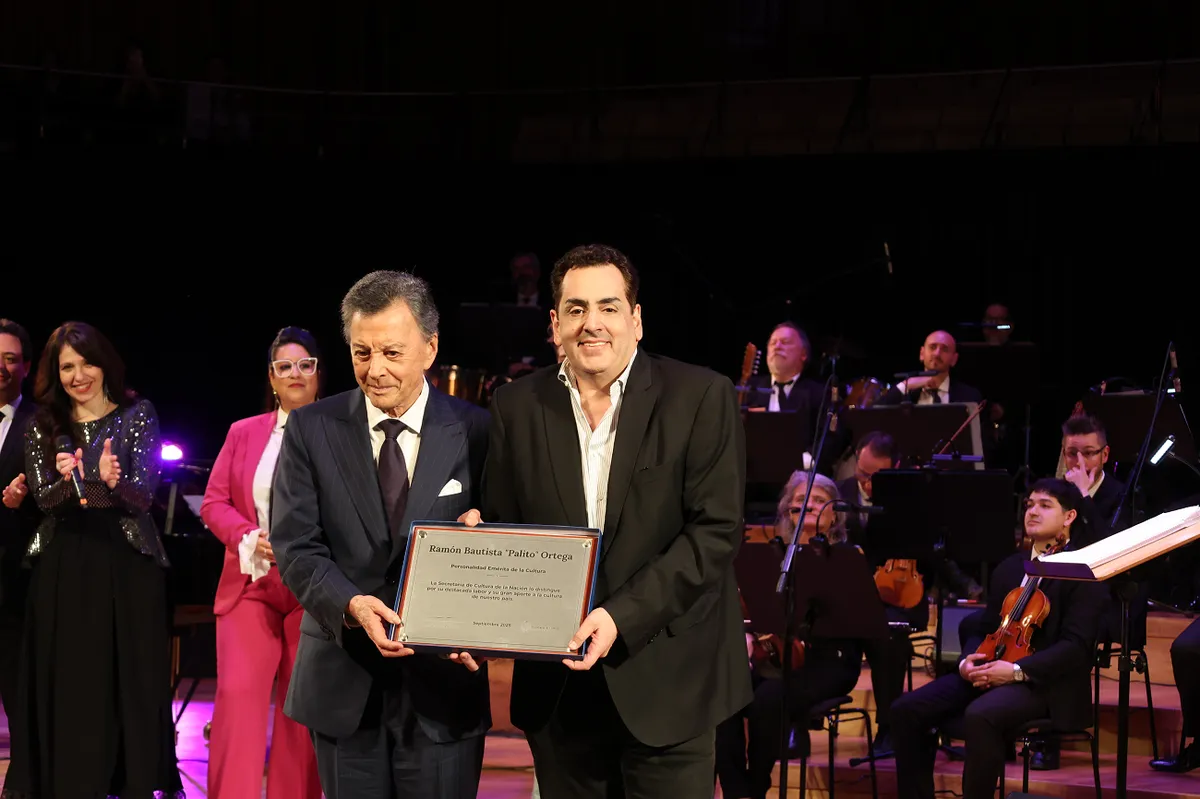 Palito Ortega fue distinguido como Personalidad Emérita de la Cultura