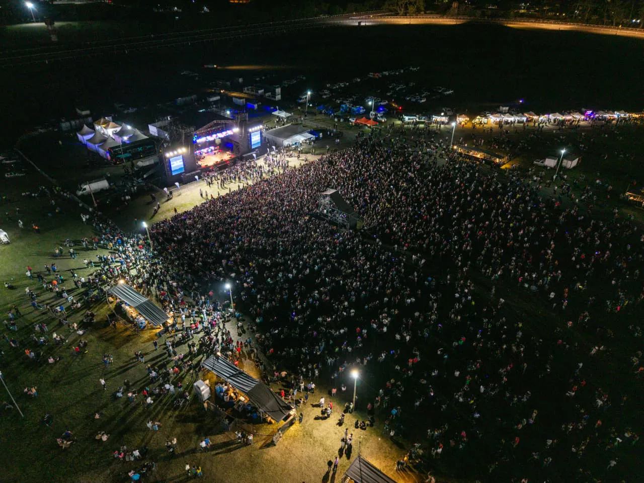 Más de 40 mil personas celebraron el aniversario de San Miguel de Tucumán en la Gran Fiesta de la Ciudad