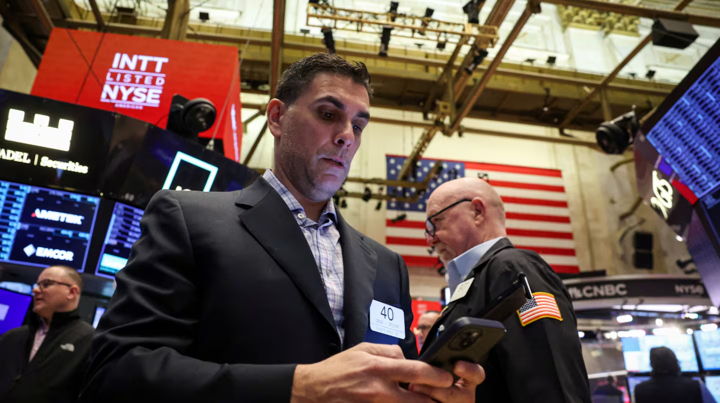 Impacto financiero: el riesgo país supera los 1100 puntos y los bonos caen tras las medida cambiaria