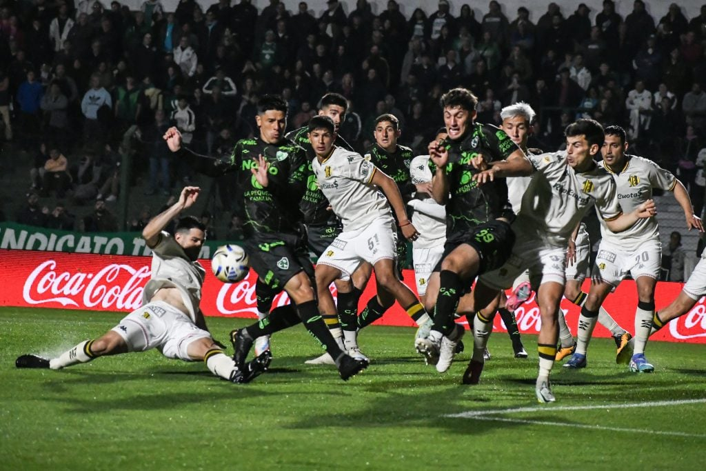 Sarmiento venció a Aldosivi y tomó aire en la lucha por la permanencia