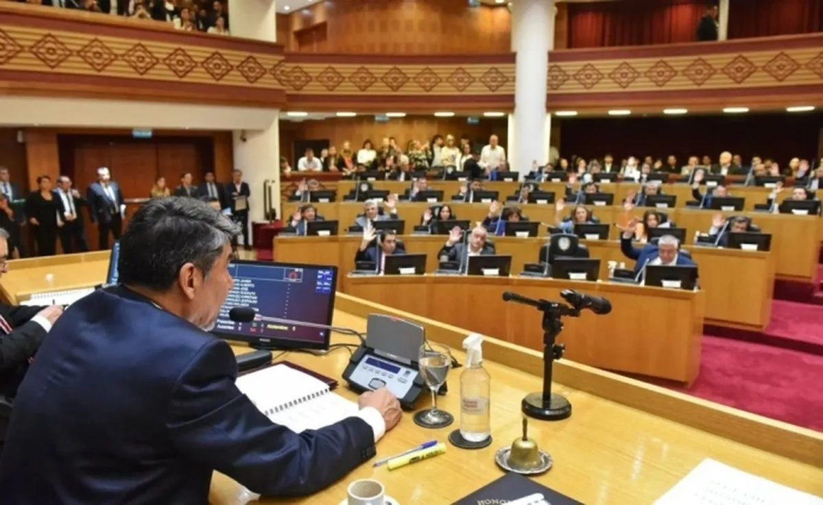 La Legislatura debate hoy la licencia del gobernador Jaldo