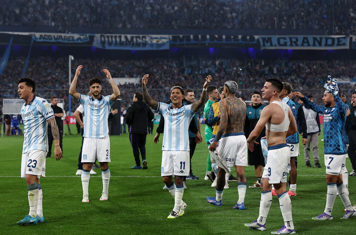 Racing eliminó a Vélez y avanzó a semifinales de la Copa Libertadores
