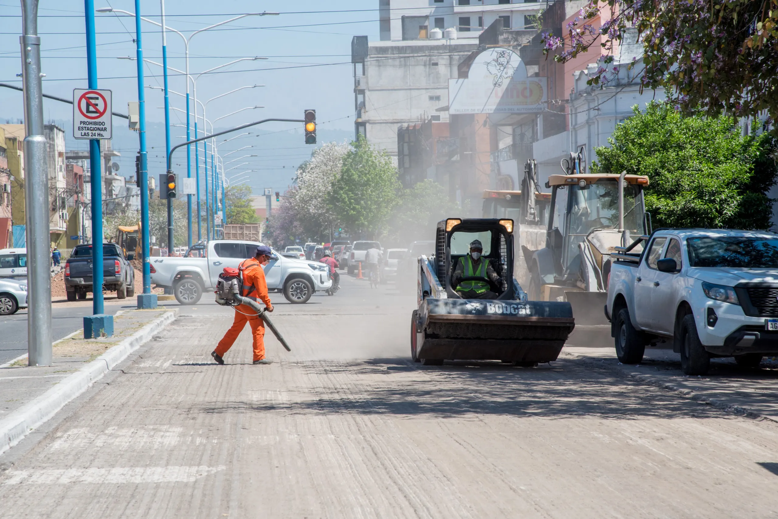 Avanza el plan de repavimentación y bacheo en San Miguel de Tucumán para mejorar la transitabilidad