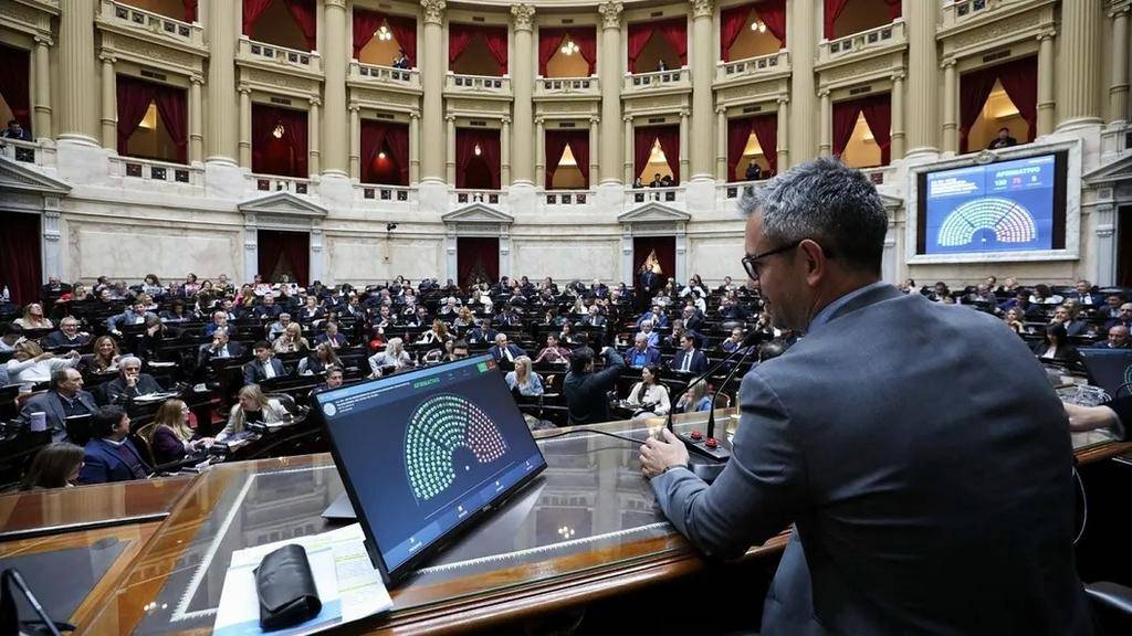 La oposición reclama al Gobierno que aplique los fondos para el Garrahan y las universidades