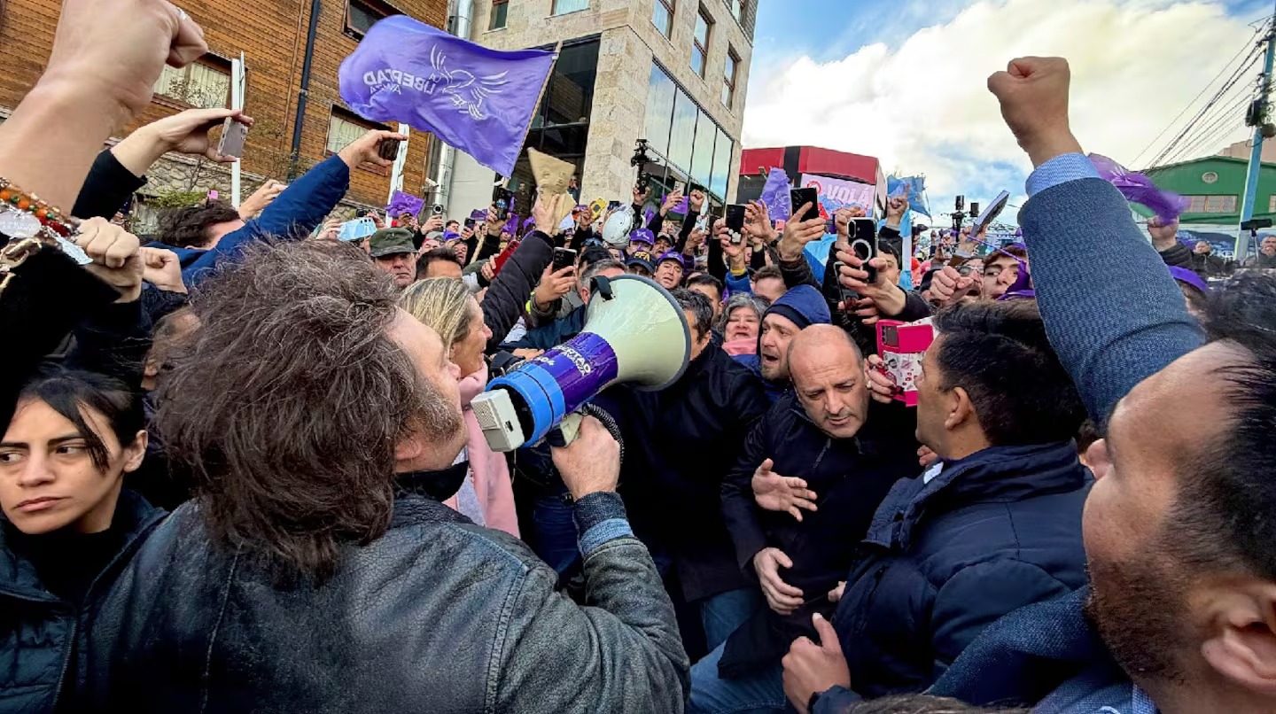 Milei relanza su campaña con visitas al interior y la presentación de una reforma clave del Código Penal