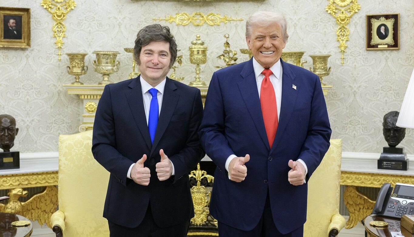 Milei y Trump sellaron su alianza en la Casa Blanca: apoyo político, advertencia electoral y promesa de cooperación económica