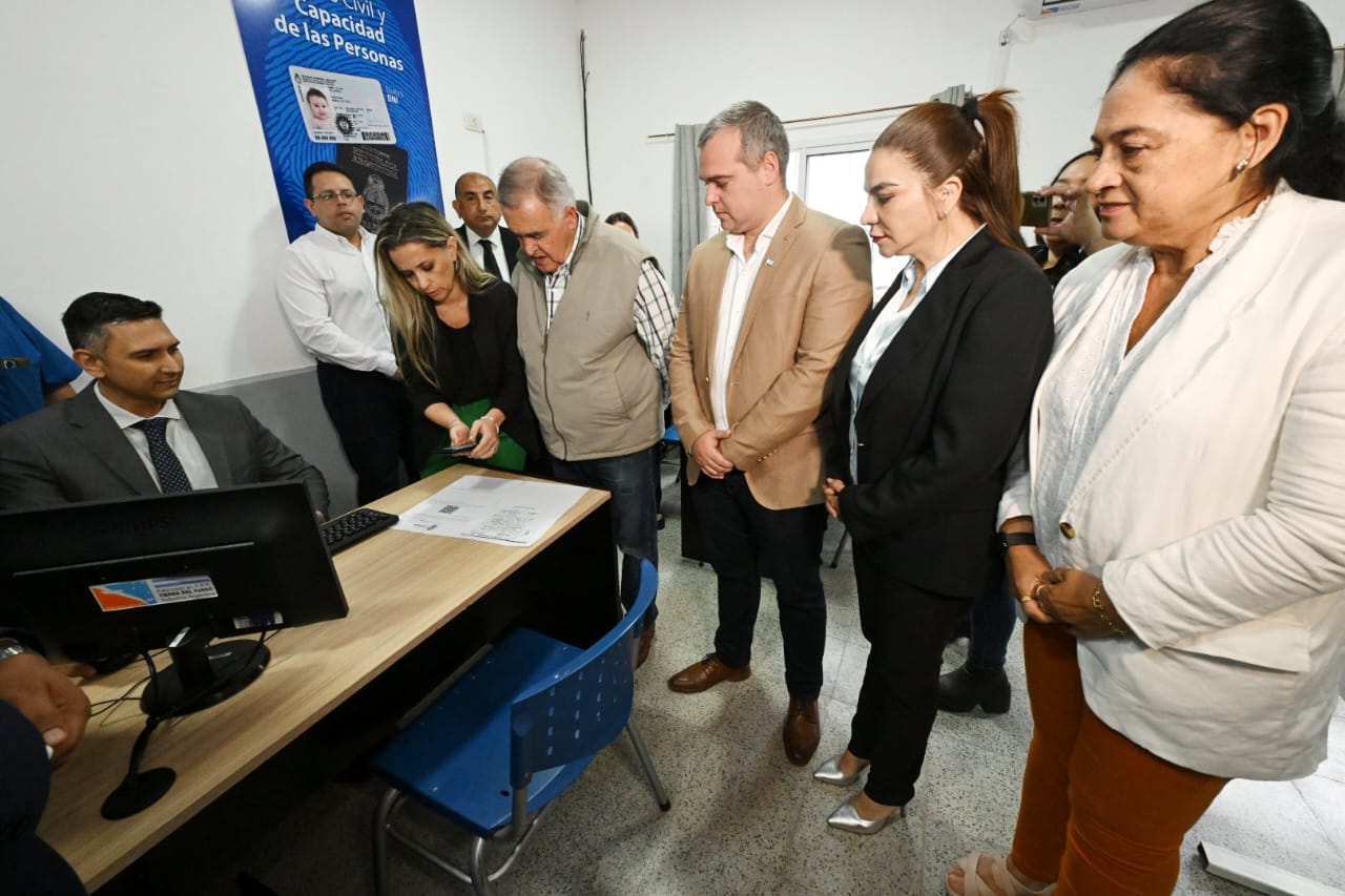 Jaldo recorrió el Centro de Documentación Rápida en Cebil Redondo