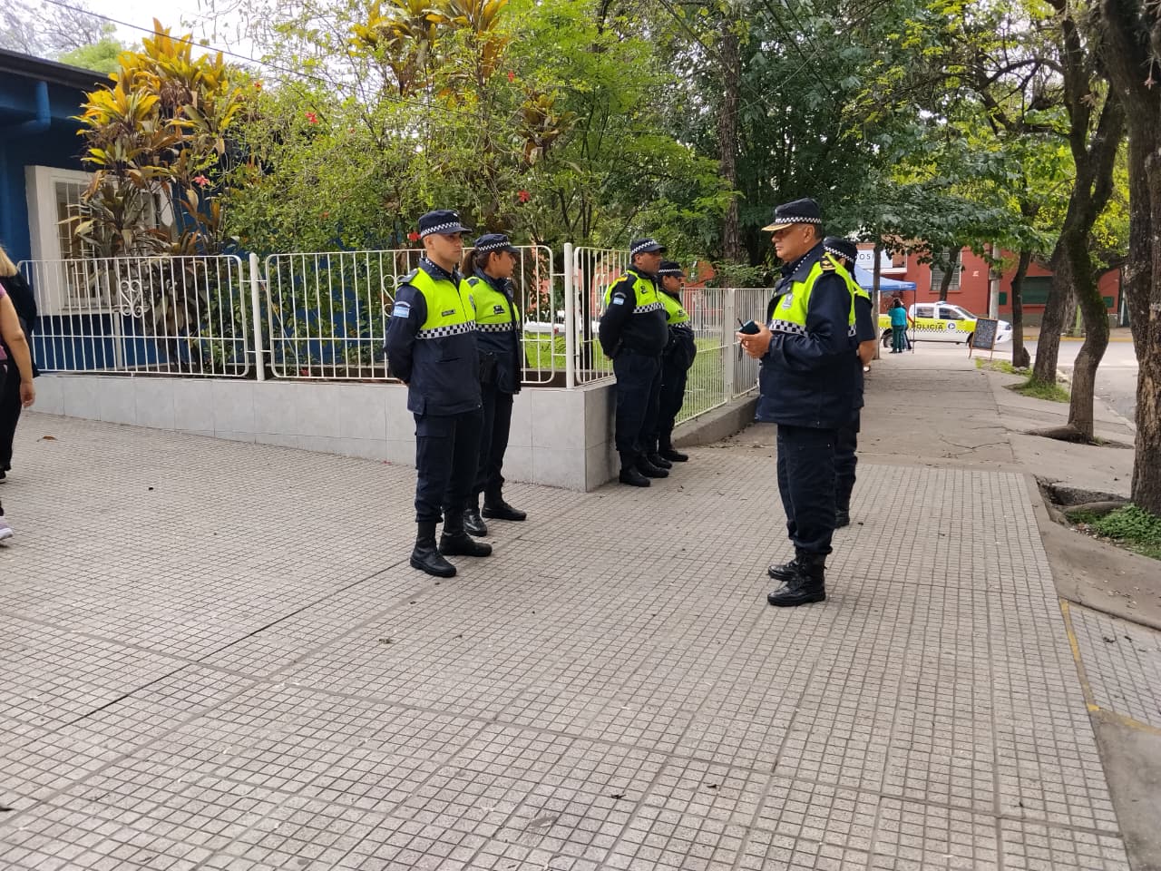 Las elecciones se desarrollan con normalidad en la capital tucumana