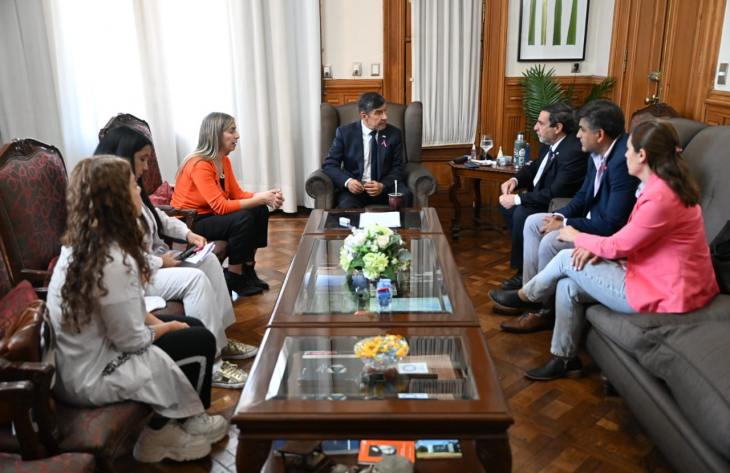 Tucumán lanzó el Mes Rosa con foco en prevención del cáncer de mama y cuello uterino