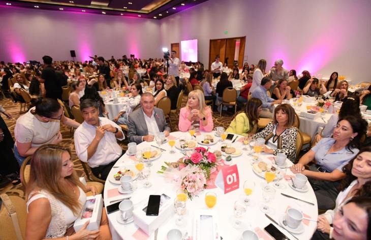 Mes rosa: Jaldo, Acevedo y Chahla compartieron un te de concientización