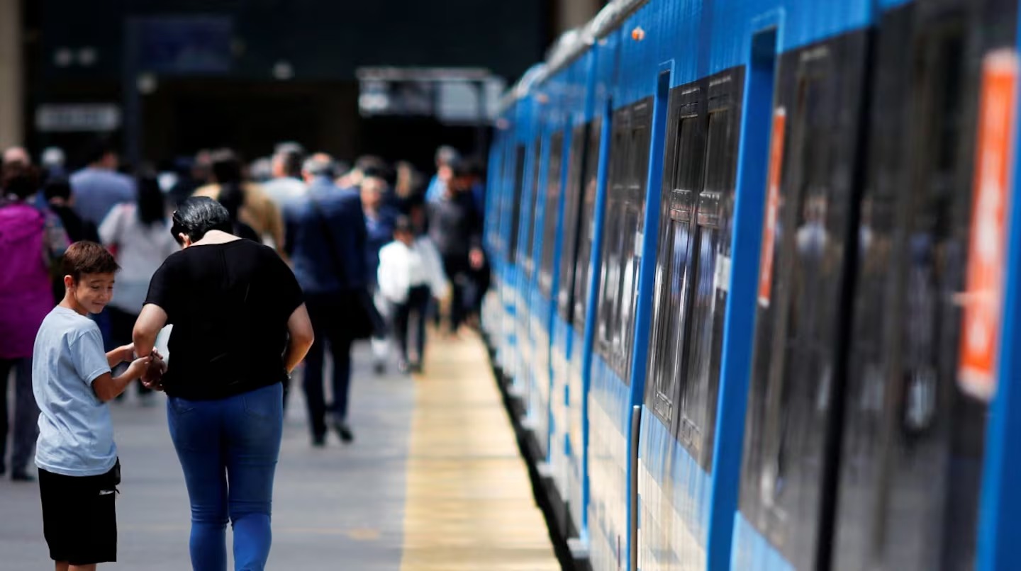 Suspenden los trenes de larga distancia desde Buenos Aires a Córdoba y Tucumán: temor por cierre definitivo
