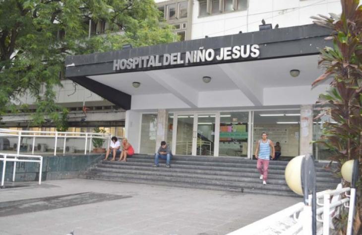 El Ministerio de Salud informó que la niña herida con arma blanca evoluciona favorablemente
