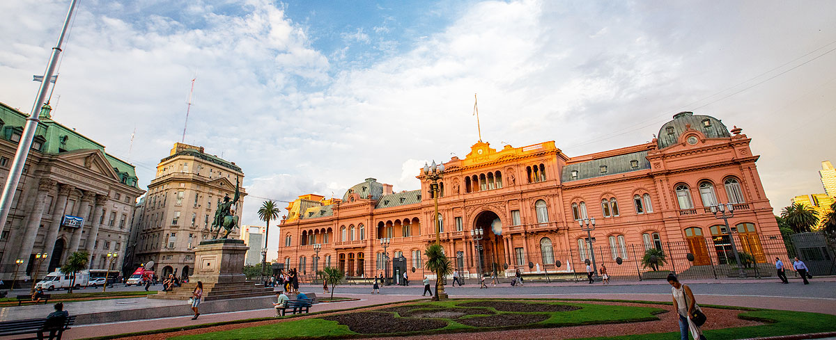 El Gobierno reúne a los senadores libertarios para definir la estrategia de cara a las sesiones extraordinarias