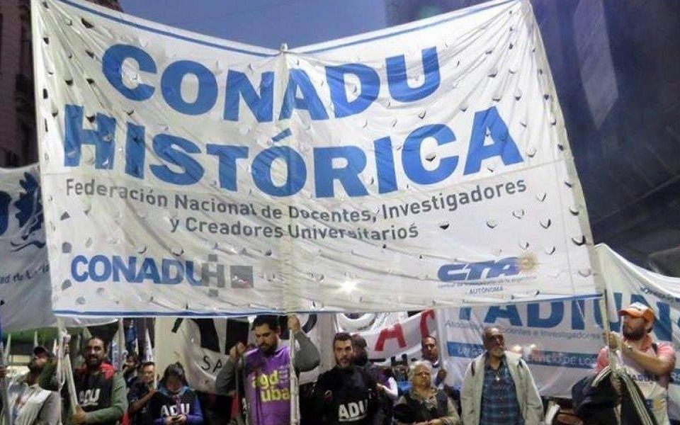 Docentes universitarios anuncian un paro nacional de 72 horas por mejoras salariales