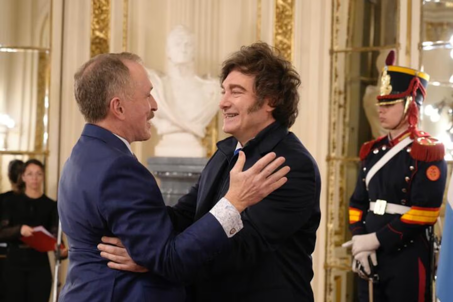 Milei recibió al nuevo embajador de Estados Unidos antes de su viaje a Miami y Nueva York
