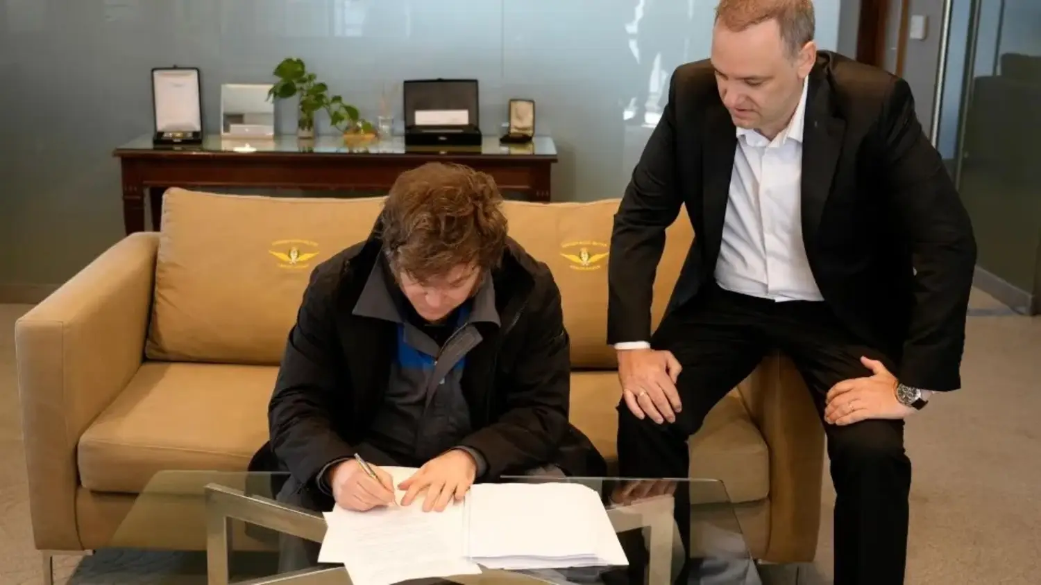 Milei regresó de Noruega y envió al Congreso el proyecto de reforma laboral