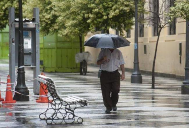 Alerta naranja por tormentas fuertes para la madrugada del lunes en Tucumán