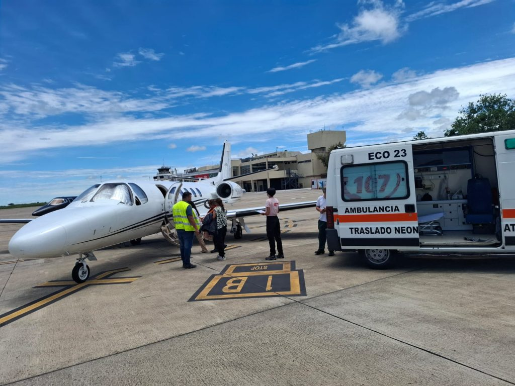 El avión sanitario trasladó a una paciente tucumana hacia Buenos Aires