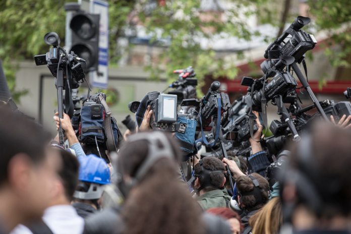Denuncian la detención de 14 periodistas en Caracas durante la jura de Delcy Rodríguez
