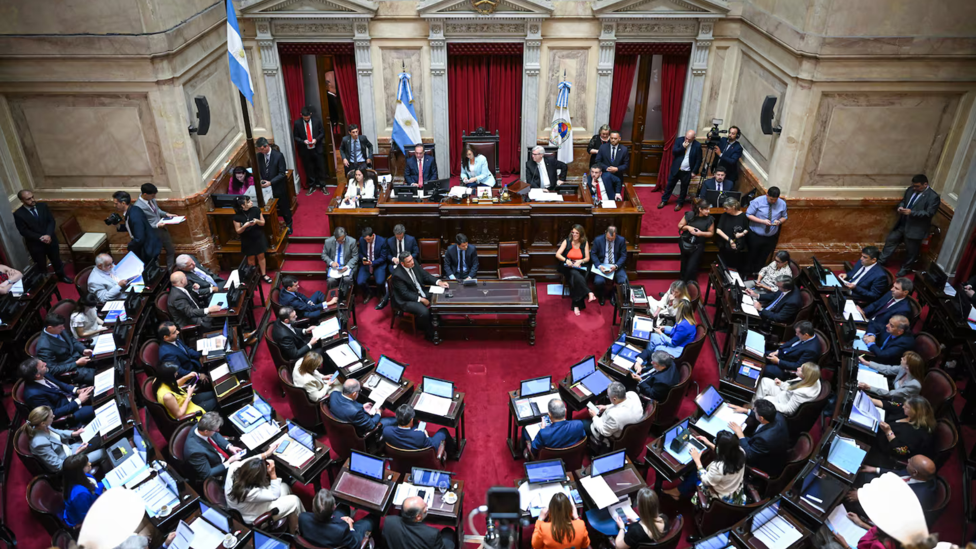 El Gobierno busca consolidar el DNU sobre Inteligencia y prepara nueva reforma para la SIDE