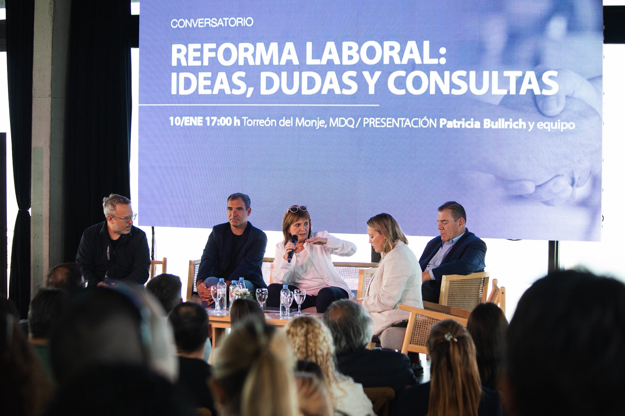 Patricia Bullrich visita Mar del Plata y defiende la reforma laboral buscando consenso