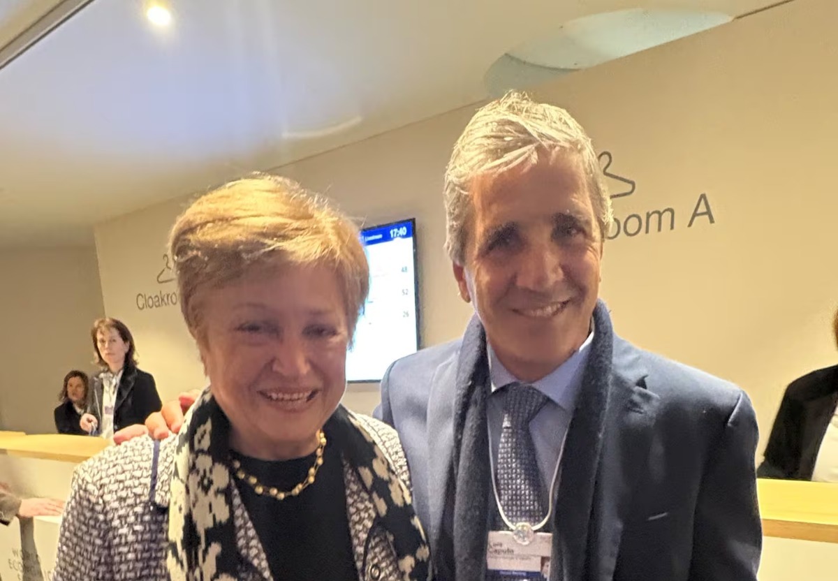 Caputo se reunió con la directora del FMI en Davos antes de la próxima revisión del acuerdo