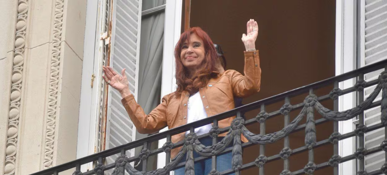 Casación rechazó tratar en feria las apelaciones de Cristina Kirchner por su prisión domiciliaria