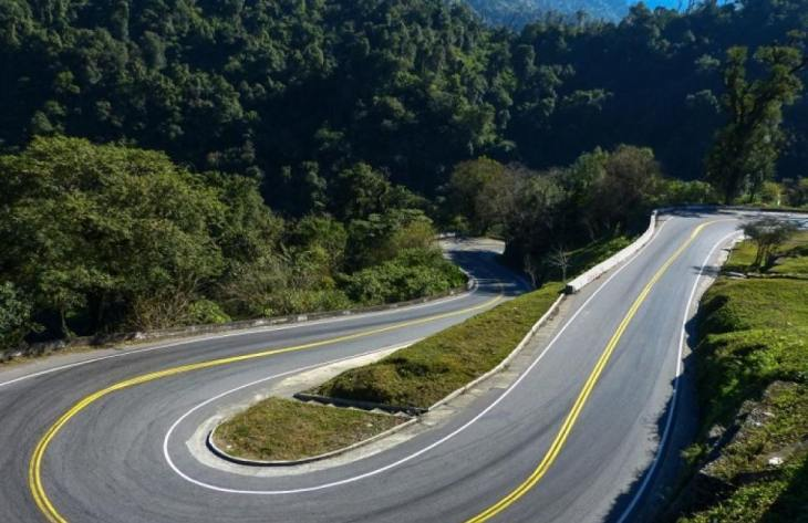Vialidad Provincial realiza tareas de despeje en rutas afectadas por las lluvias