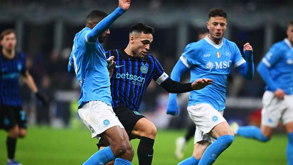 Inter dejó escapar el triunfo ante Napoli y el empate mantuvo abierta la lucha por la Serie A
