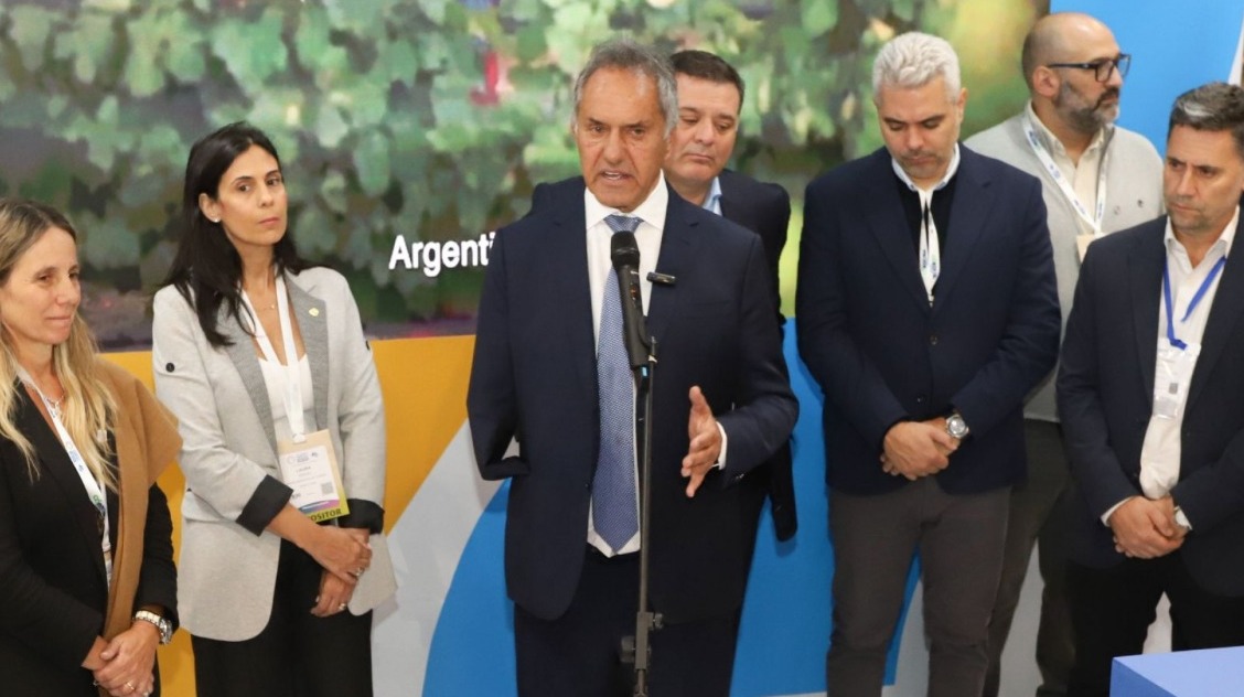 Scioli destaca el crecimiento del turismo internacional hacia Argentina en Colombia