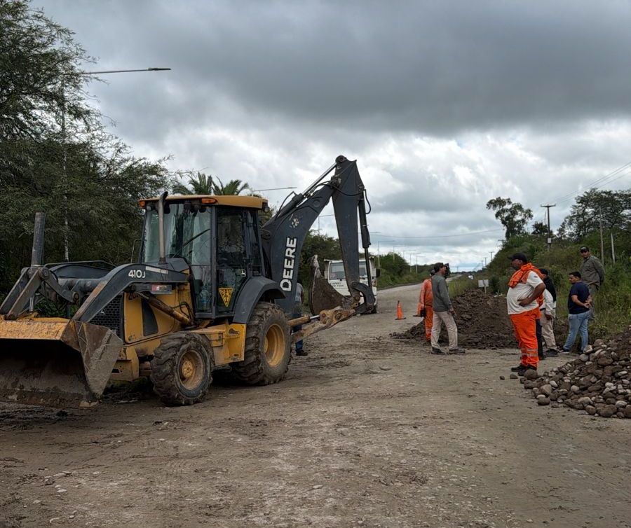 Avanzan obras viales para recuperar caminos afectados por las tormentas en Tucumán