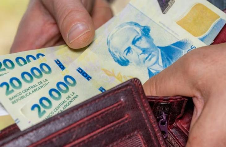 El sábado 28 comienza el pago salarial de marzo a los trabajadores estatales