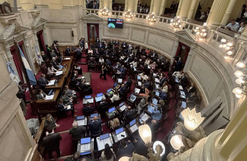 Crece en el Senado el debate para eliminar el mecanismo que incrementa las dietas legislativas