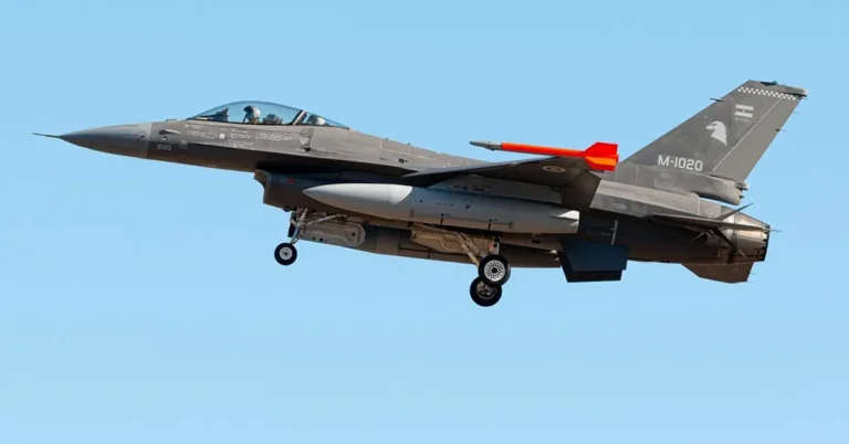 Comenzaron a operar los aviones F-16 en Córdoba con foco en la formación de pilotos
