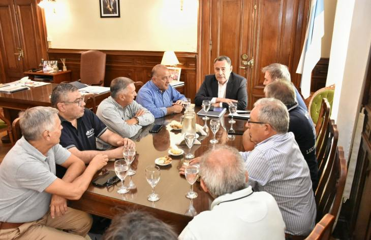 La Provincia fijó el calendario de reuniones para discutir la recomposición salarial